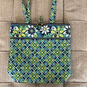 Vera Bradley medium sized tote bag